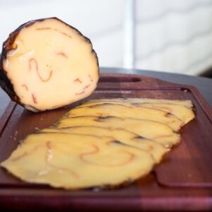 queso provolone con jamon serrano pza 275gr